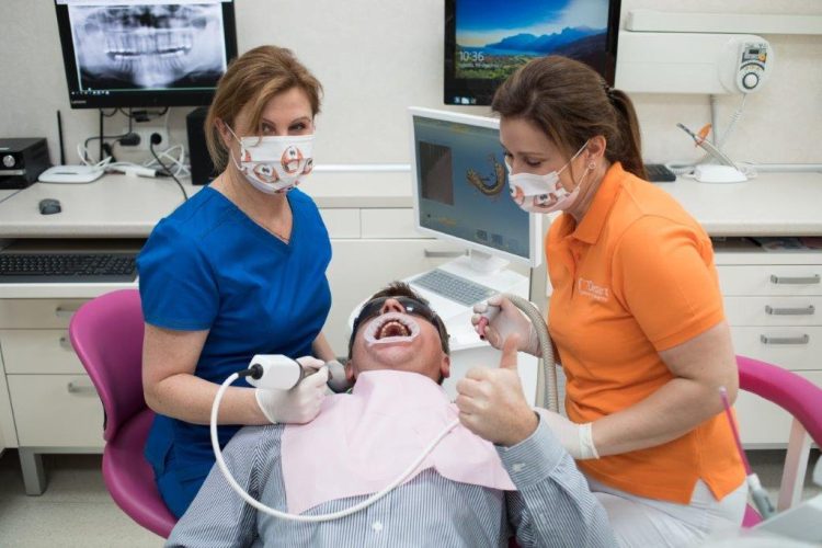 Zespół Dentart podczas zabiegu protetycznego